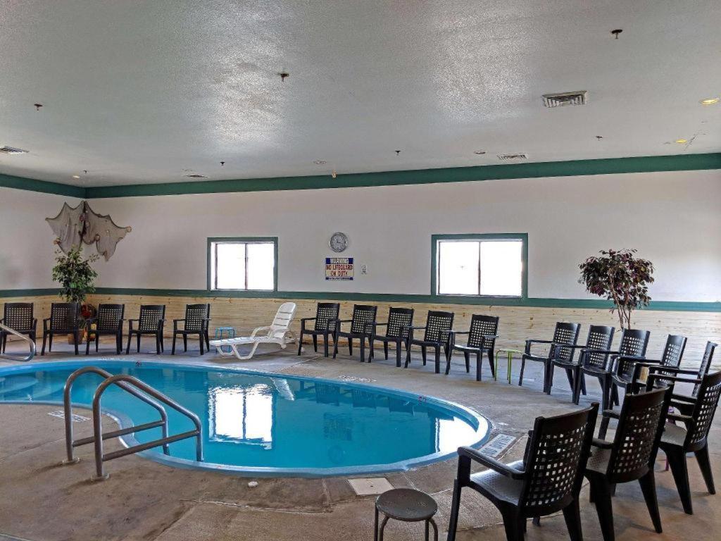 Americas Best Value Inn Torrington Exterior foto